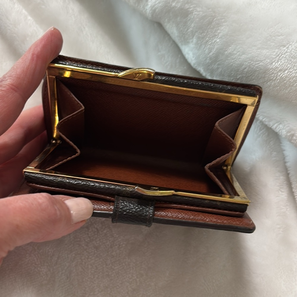 Louis Vuitton Monogram Wallet - Picture 6 of 8